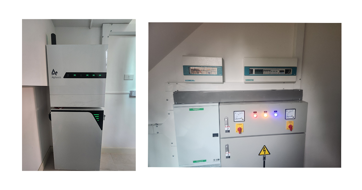 ด้านซ้ายINVERTER+BATTERY ด้านขวา SIEMENS SOLAR BOX